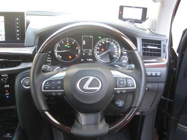 2015 Lexus LX570 MODELLISTA 