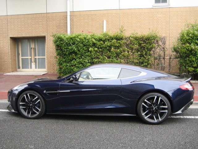 2015 Aston Martin Vanquish 