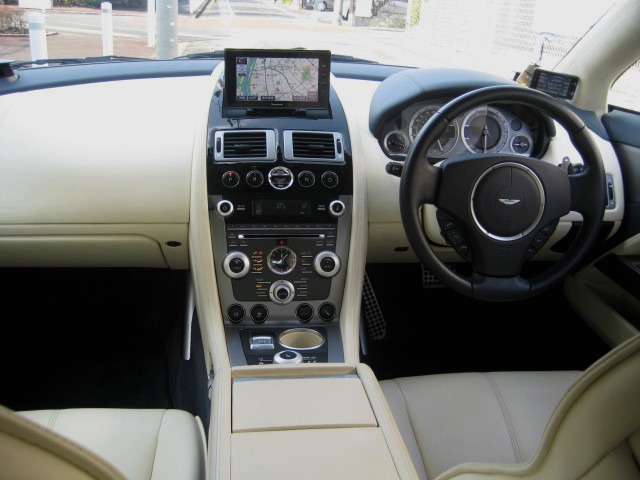 2012 Aston Martin Rapide  V12 Touchtronic 2