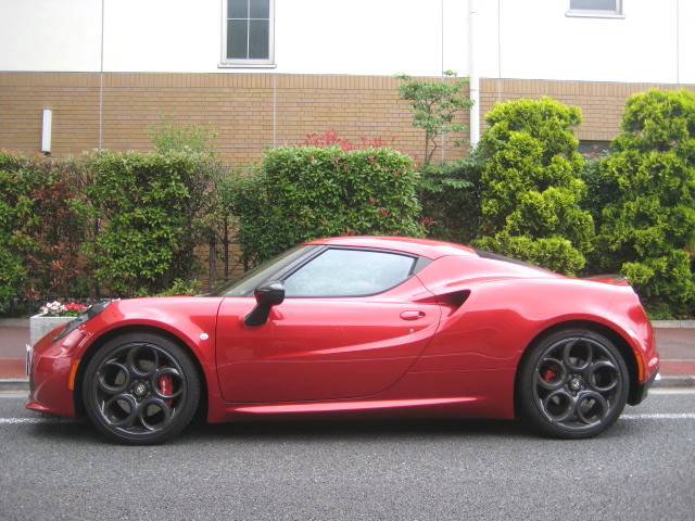 2015 Alfa Romeo  4C LAUNCH EDITION