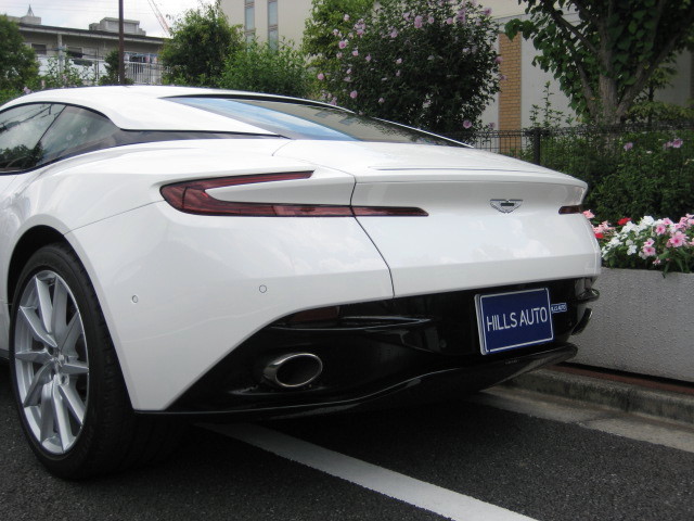 2017 Aston Martin DB11 LAUNCH EDITION