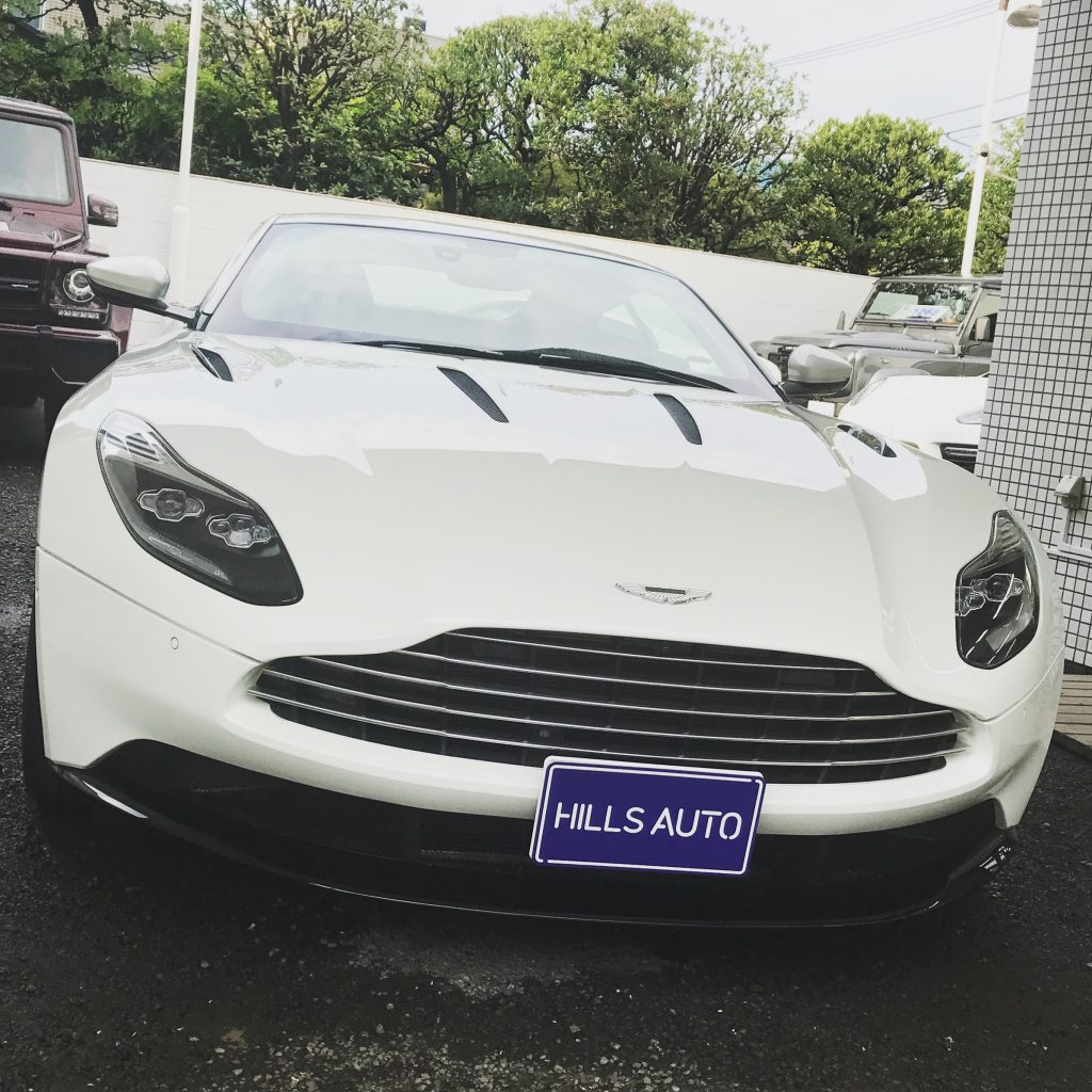 Aston Martin DB11