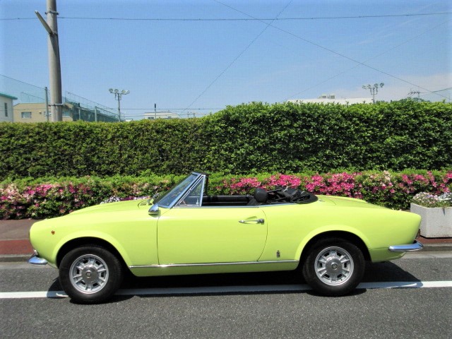 1974 Fiat  124 spiders