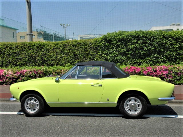 1974 Fiat  124 spiders