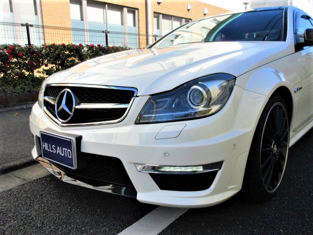 2011 Mercedes-Benz  AMG C63 Coupe  Performance package