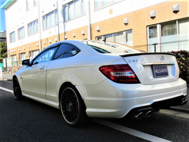 2011 Mercedes-Benz  AMG C63 Coupe  Performance package