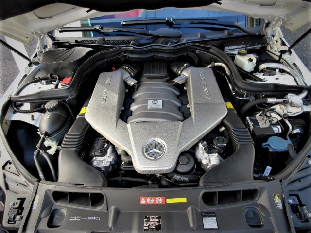 2011 Mercedes-Benz  AMG C63 Coupe  Performance package