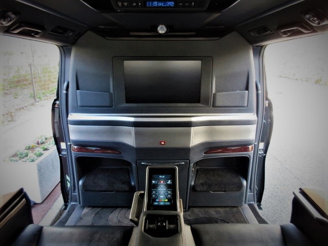 2020 Toyota Alphard 3.5 Royal Lounge  Full partition
