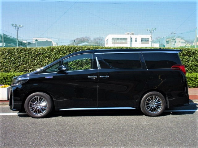 2020 Toyota Alphard 3.5 Royal Lounge  Full partition