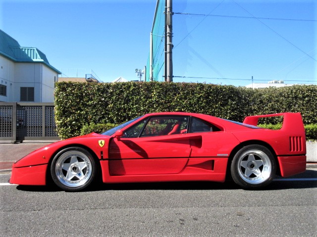 フェラーリ F40 新車並行 ロッソコルサ 走行8,000km | HILLS AUTO