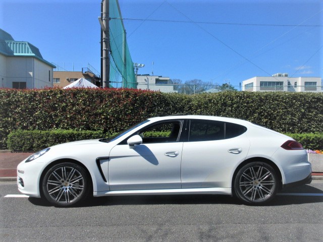 2015 Porsche Panamera Edition PDK  2016 model