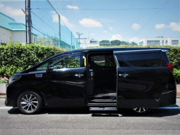 2017 Toyota Alphard Hybrid 2.5 Royal Lounge 4WD