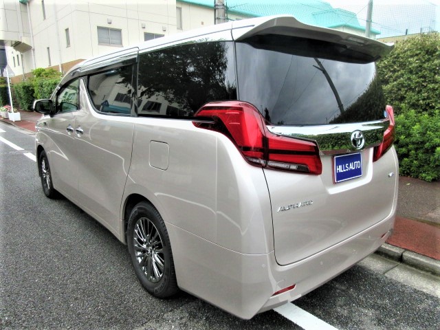 2018 Toyota ALPHARD 3.5 ROYAL LOUNGE  Rear entertainment