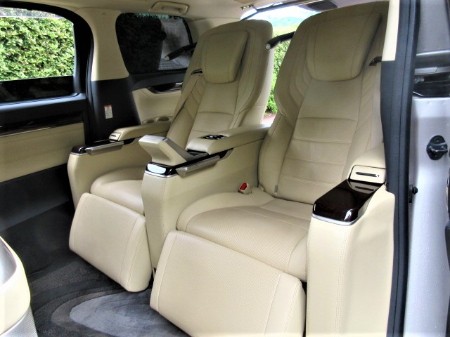 2018 Toyota ALPHARD 3.5 ROYAL LOUNGE  Rear entertainment