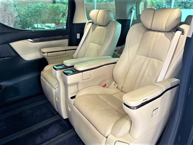 2021 Toyota  ALPHARD 3.5 EXECUTIVE LOUNGE