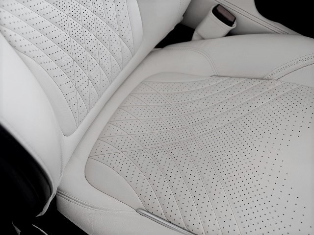 2021 Aston Martin DBX Exterior pack