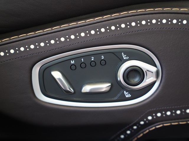 2021 Aston Martin DBX Exterior pack