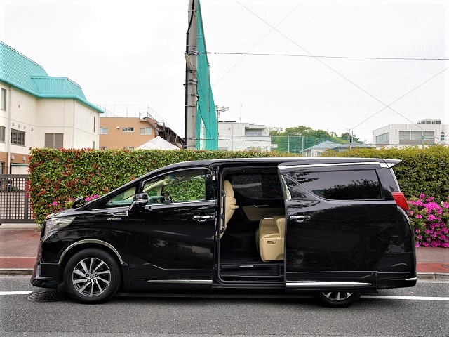 2016 Toyota Alphard hybrid 2.5 G F Package 4WD Modellista Aero