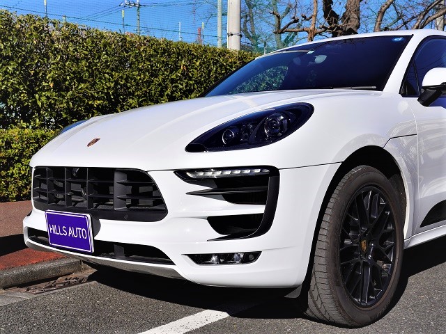 2016 Porsche Macan  GTS PDK 4WD  2017 model