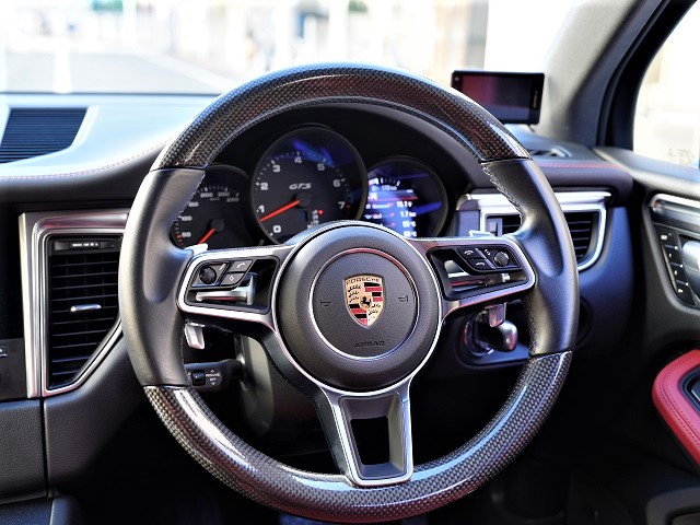2016 Porsche Macan  GTS PDK 4WD  2017 model