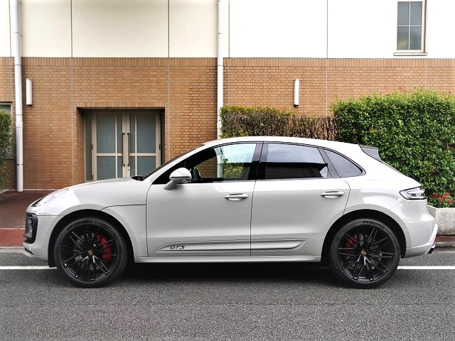 2022 Porsche Macan GTS PDK 4WD Sports Chrono PKG