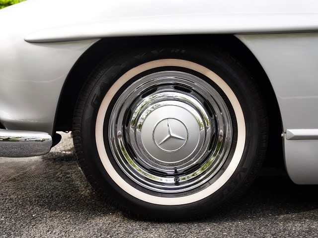 1994 Mercedes-Benz  300SL GULLWING VERSION