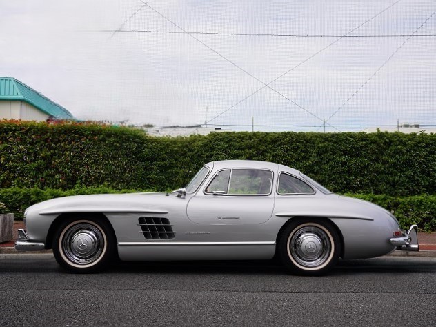 1994 Mercedes-Benz  300SL GULLWING VERSION