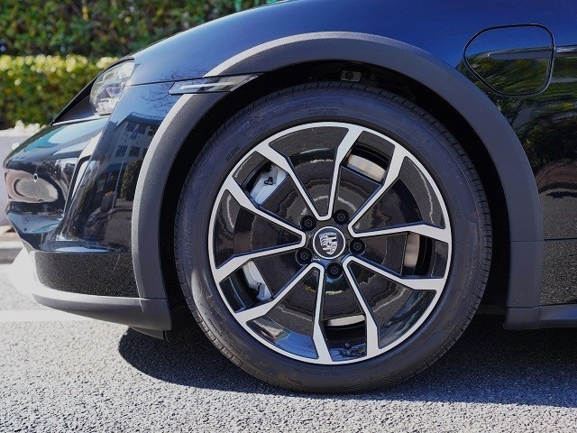2023 Porsche Taycan Cross Turismo Turbo 4+1 seats 4WD