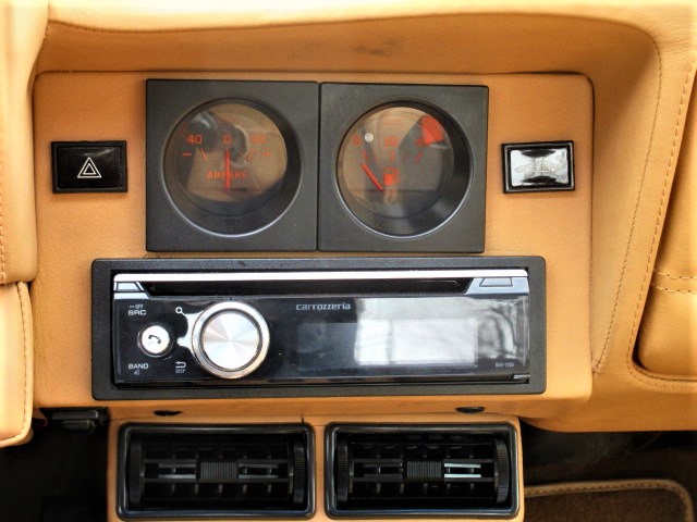 1982 Ferrari 512BBi 5 speed MT Daytona seat