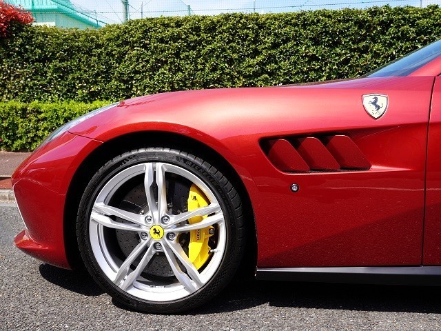 2018 Ferrari GTC4 Lusso  6.3 4WD