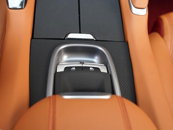2018 Ferrari GTC4 Lusso  6.3 4WD
