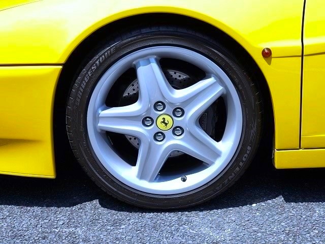 1995 Ferrari 512TR 5-speed manual transmission
