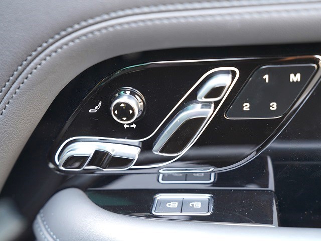 2021 Land Rover Range Rover SVO Design Edition 2021 4WD special edition 