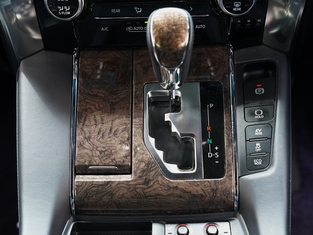 2023 Toyota Alphard Hybrid 2.5 Spacious Lounge E-Four 4WD Limited to 100 units