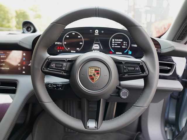 2024 Porsche Taycan Cross Turismo 4 4+1 seats 4WD