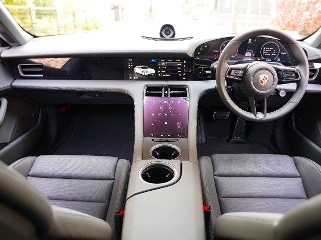 2024 Porsche Taycan Cross Turismo 4 4+1 seats 4WD