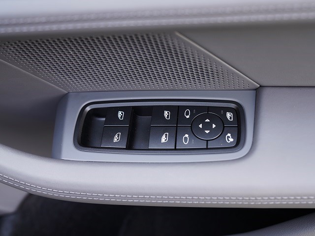2024 Porsche Taycan Cross Turismo 4 4+1 seats 4WD