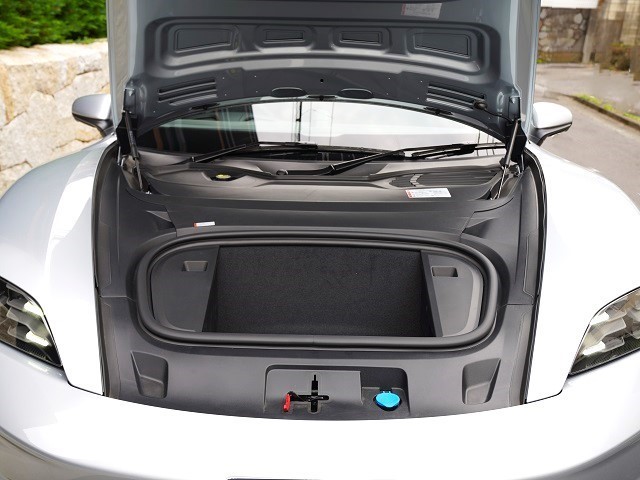 2024 Porsche Taycan Cross Turismo 4 4+1 seats 4WD