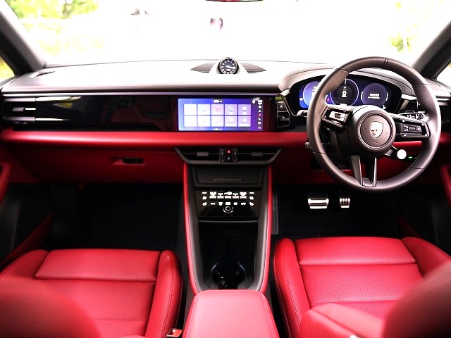 2025 Porsche Macan electric Panoramic roof Sports Chrono