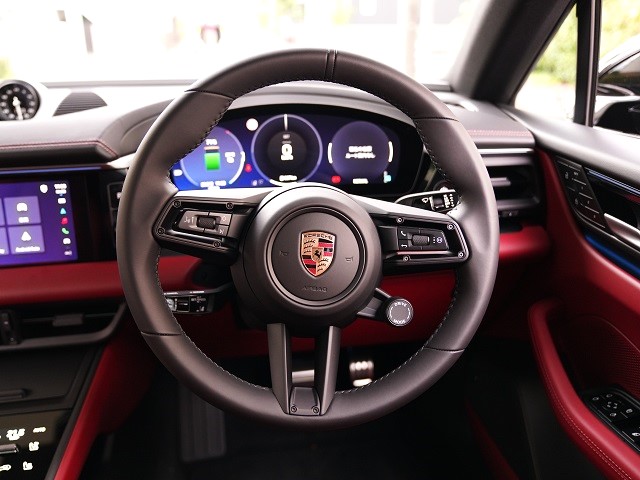 2025 Porsche Macan electric Panoramic roof Sports Chrono