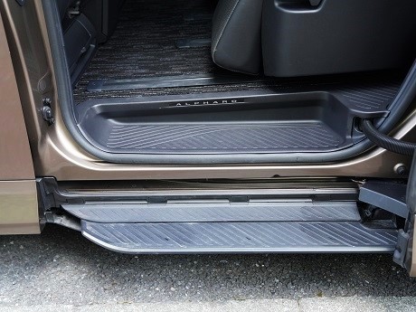 2024 Toyota Alphard Hybrid 2.5 Z Universal Step  Moonroof