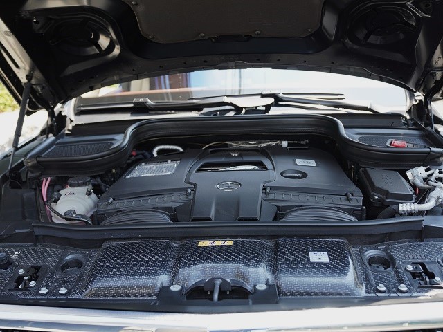 2023 Mercedes-Maybach GLS 600 4Matic (ISG equipped model) 4WD Rear-entry panoramic roof