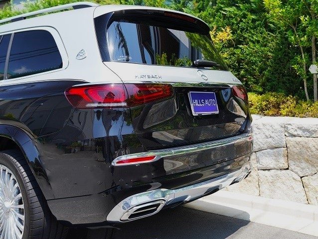 2023 Mercedes-Maybach GLS 600 4Matic (ISG equipped model) 4WD Rear-entry panoramic roof