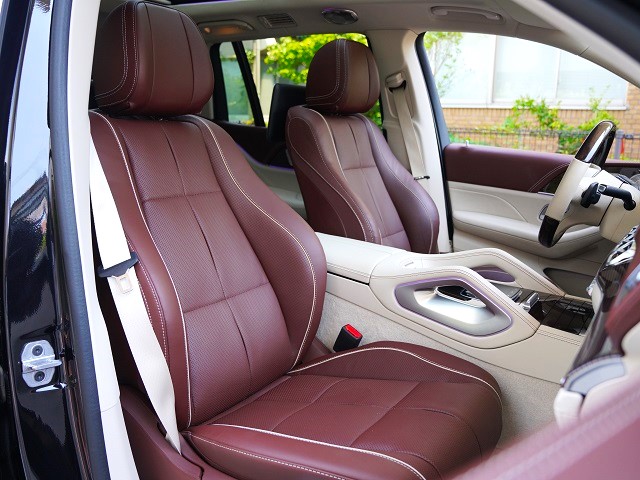 2023 Mercedes-Maybach GLS 600 4Matic (ISG equipped model) 4WD Rear-entry panoramic roof