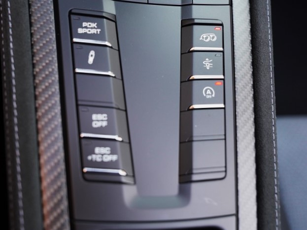 2025 Porsche 718 Spyder RS PDK Weissach PKG