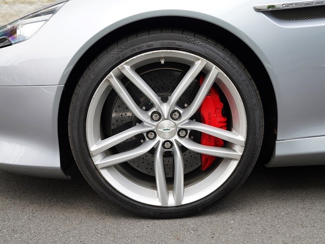 2014 Aston Martin DB9 Touchtronic 2 carbon ceramic brakes