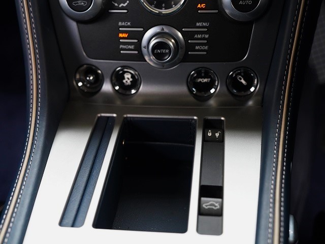 2014 Aston Martin DB9 Touchtronic 2 carbon ceramic brakes
