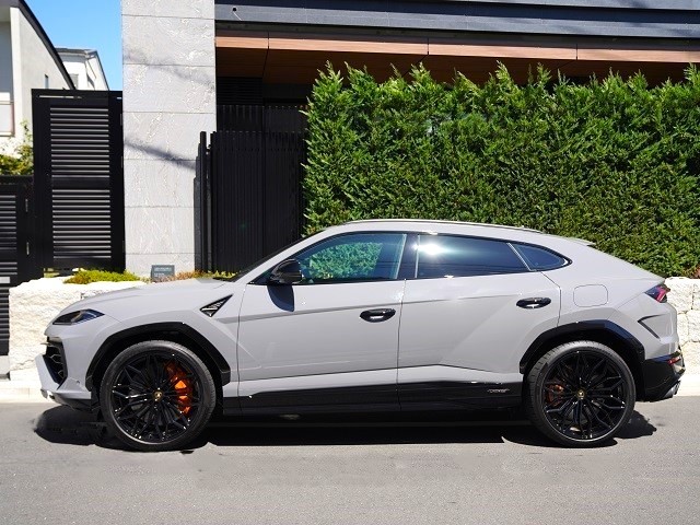 2025 Lamborghini Urus SE 4.0  4WD 