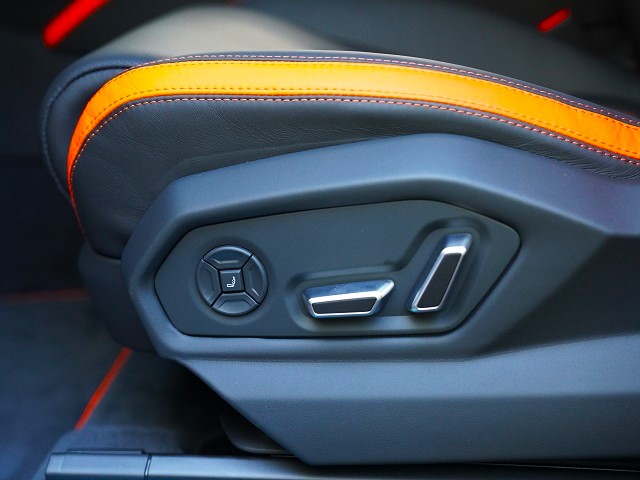 2025 Lamborghini Urus SE 4.0  4WD 