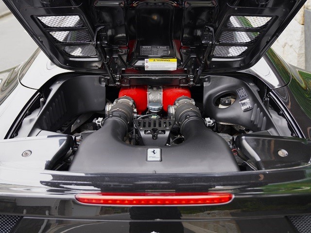 2013 Ferrari 458 Spider  F1 DCT  Daytona Seat